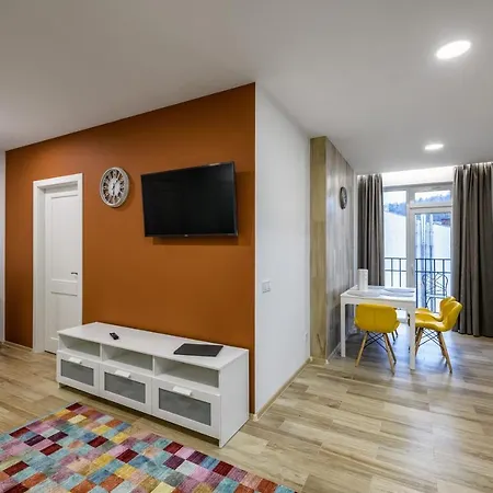 Aparts Kulisha Str Appartement *