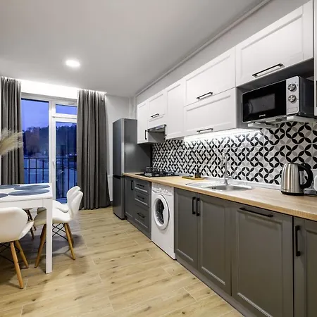 Aparts Kulisha Str *