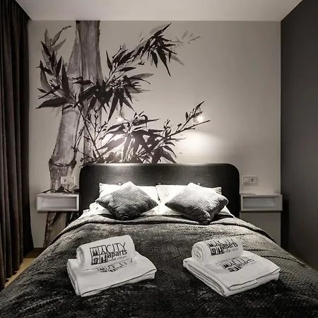 Apartamento Aparts Kulisha Str Leópolis