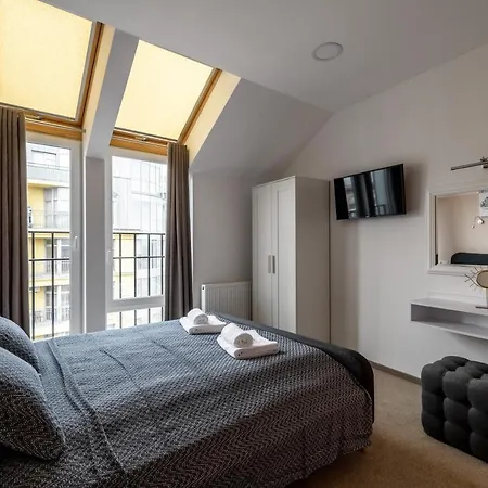 Aparts Kulisha Str *